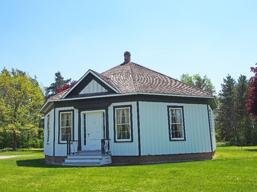 Regency Cottage Architectural Photos, Ontario