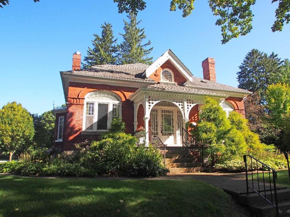 Regency Cottage Architectural Photos, Ontario