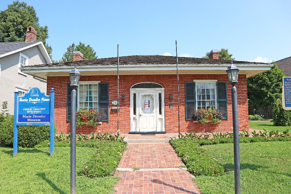 Regency Cottage Architectural Photos, Ontario